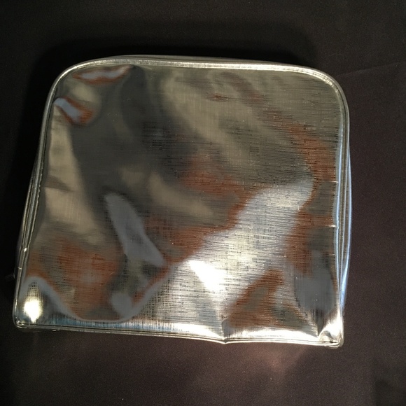 NIB BeautiControl Silver Zippered Cosmetic Case - Picture 2 of 6